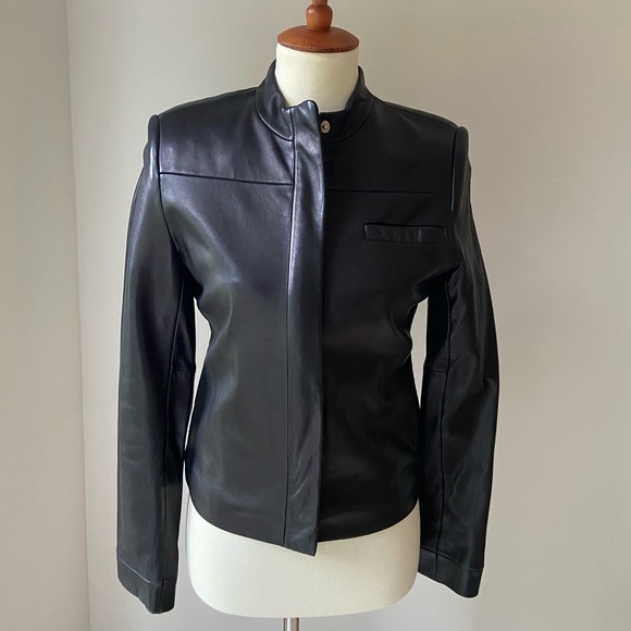 Frenchi Jackets & Blazers - Cropped, timeless clean black leather jacket w/ front zipper & stand up collar.